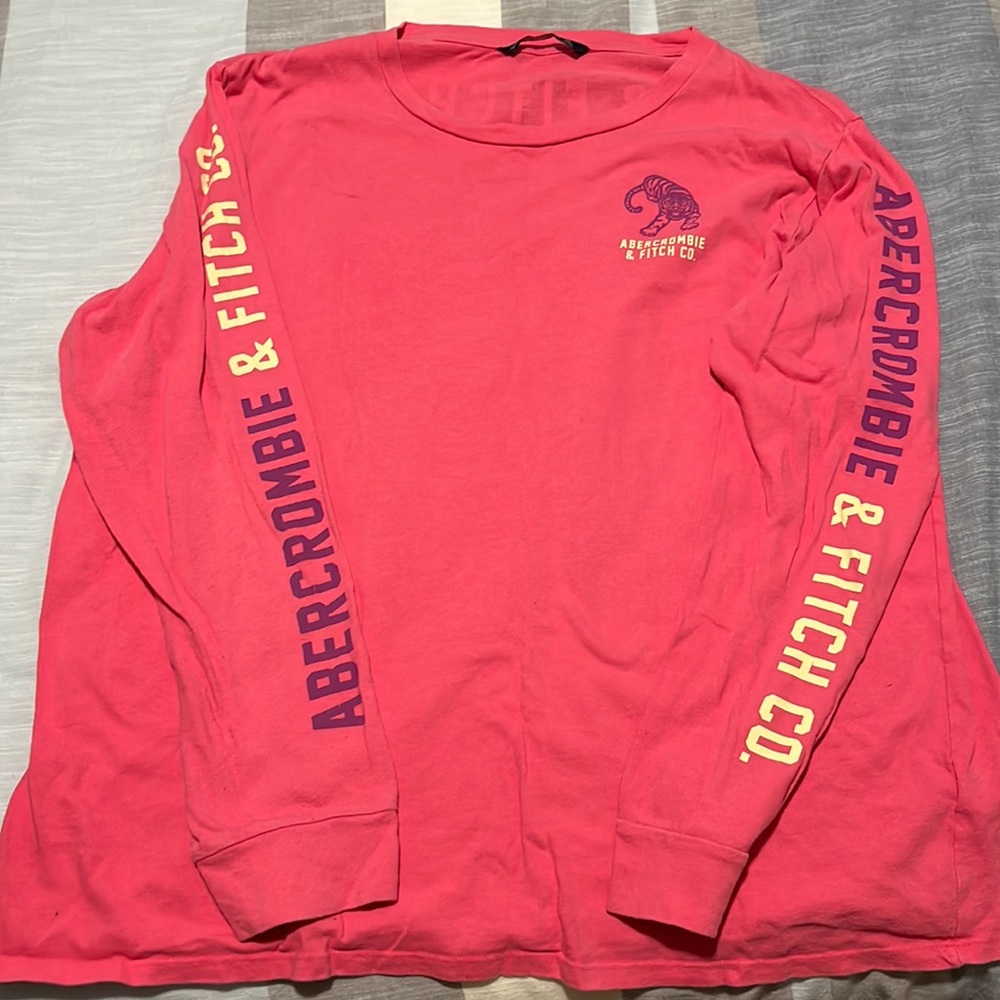Abercrombie & Fitch- long sleeve graphic tee